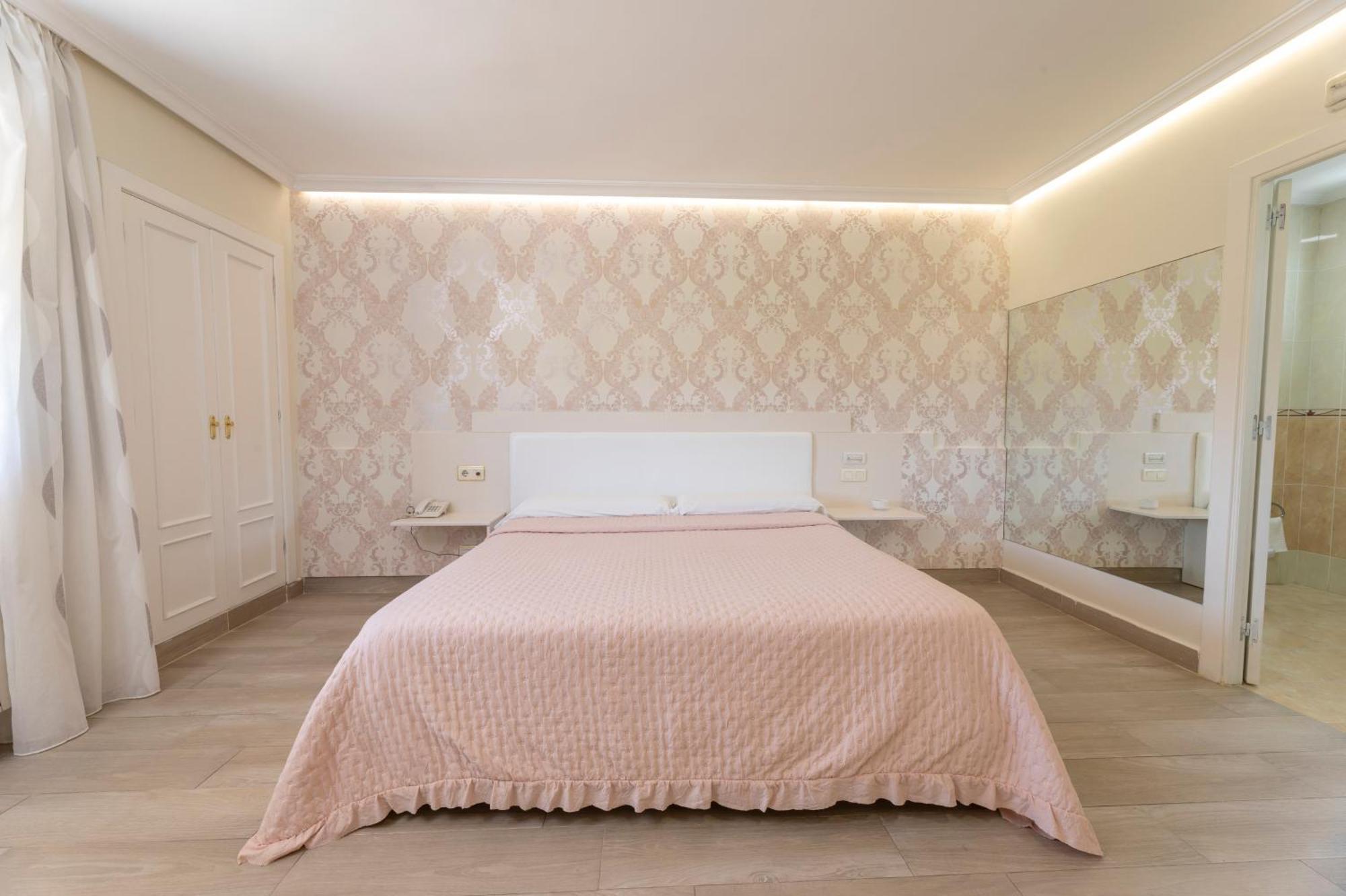 Hotel Holiday Nigran