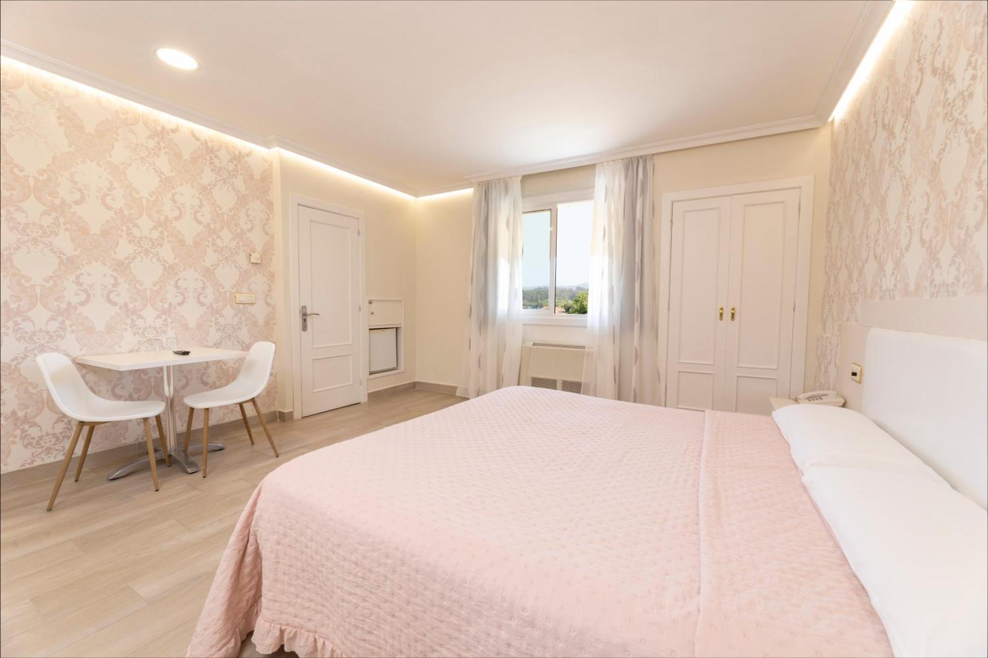 Hotel Hotel Holiday